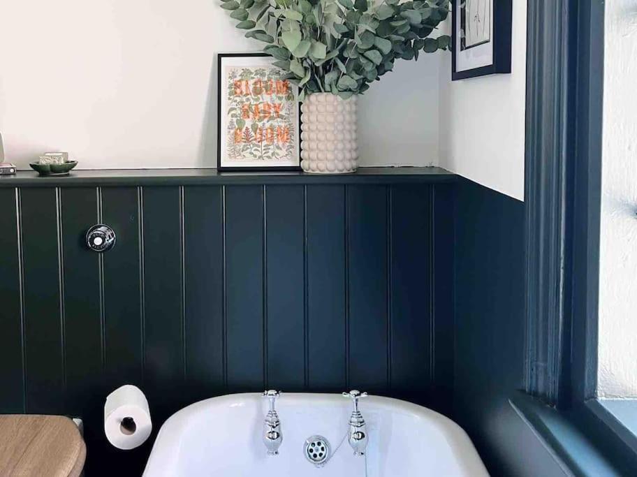 Luxury City Centre Townhouse - Sleeps 6 Chester Extérieur photo
