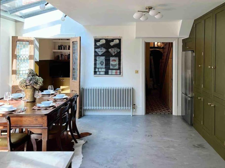 Luxury City Centre Townhouse - Sleeps 6 Chester Extérieur photo